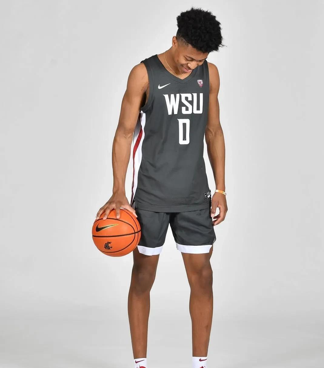 灰熊队新秀助力球队迎来胜利