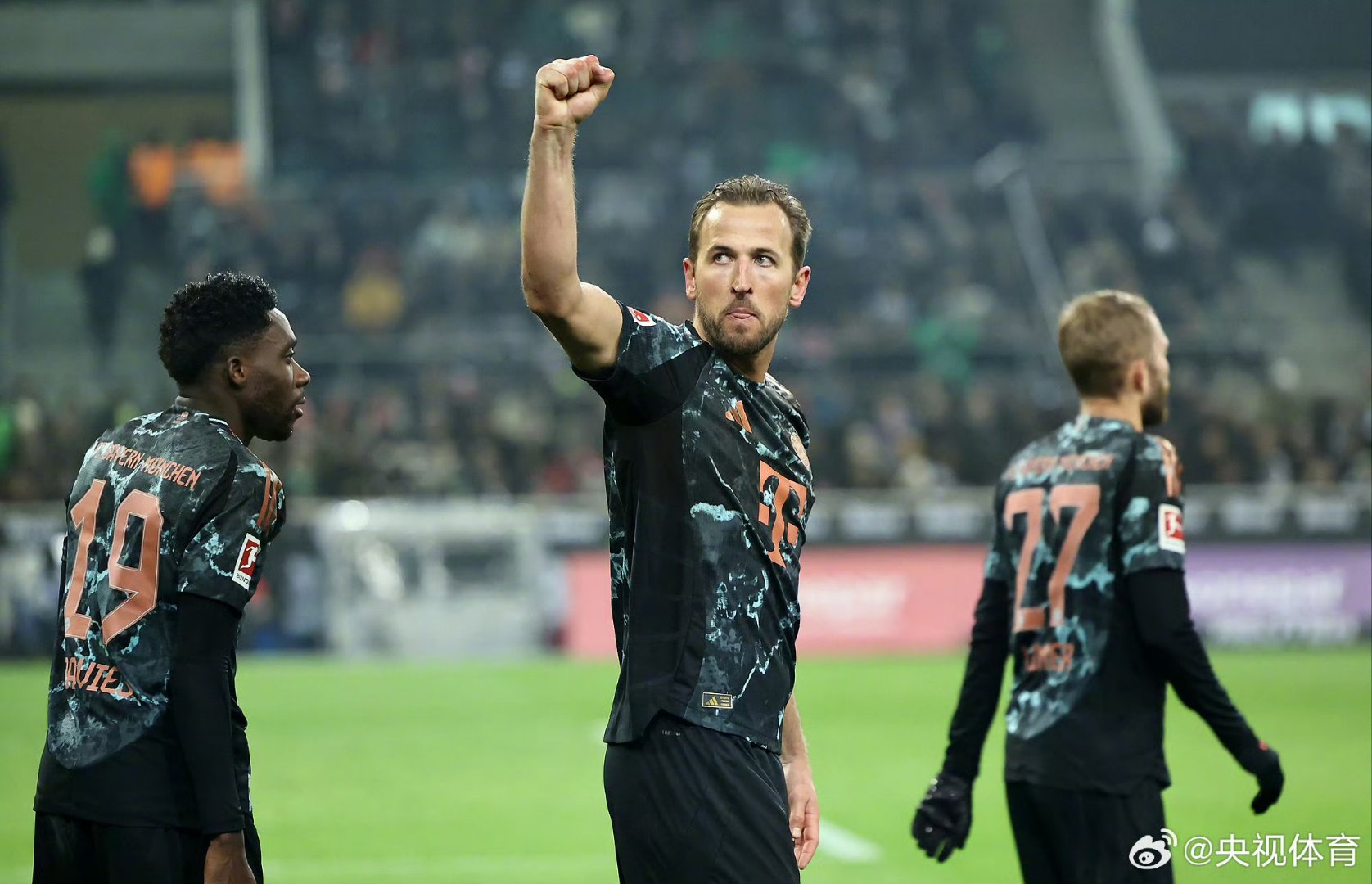 海港错失单刀球，拜仁门将神勇扑救成最大功臣！的简单介绍