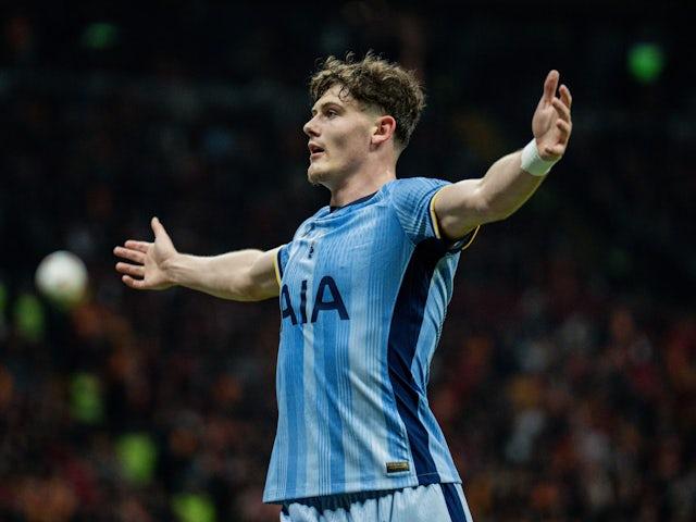 包含热刺主帅豪言：今晚必须击败莱比锡，否则辞职！的词条