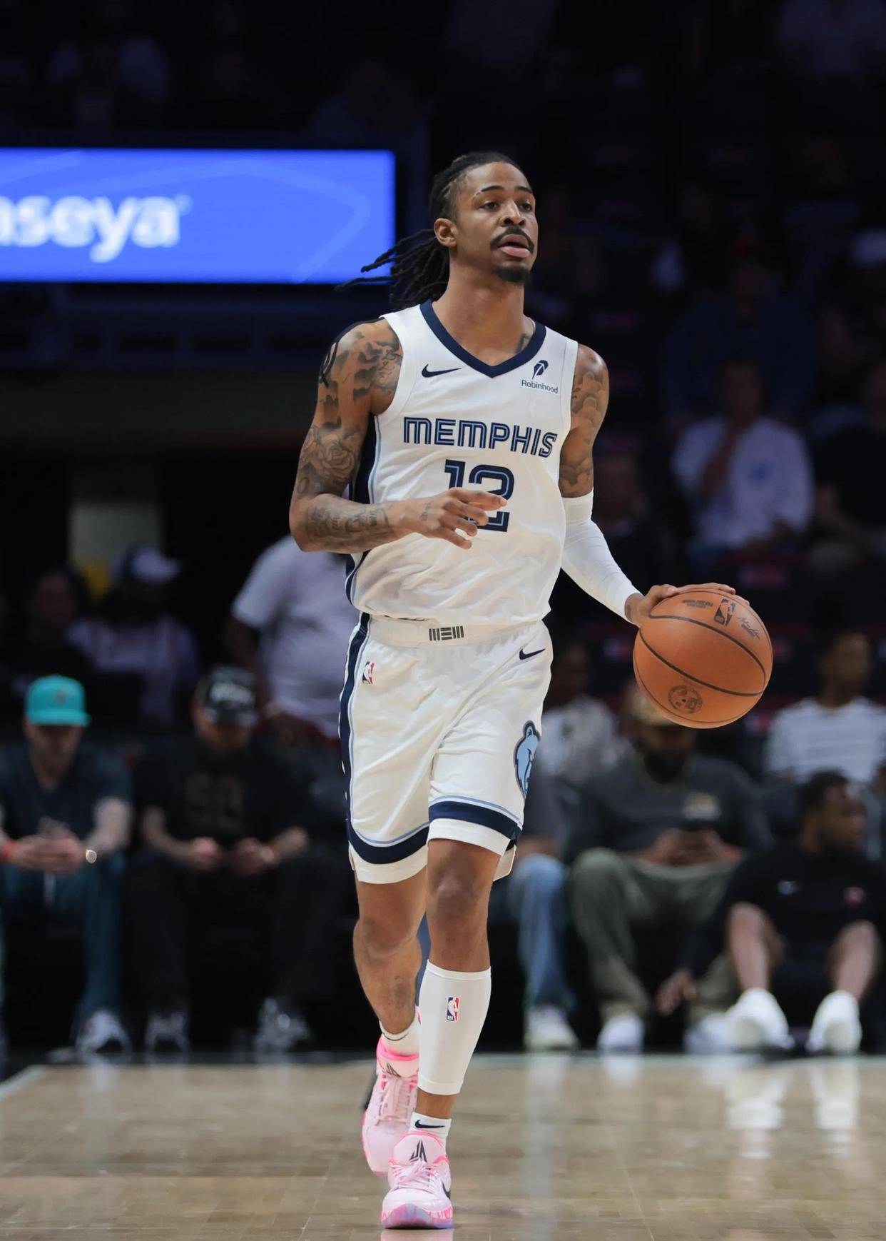 莫兰特陷入低谷，险胜连败，引发争议球队命运悬念！