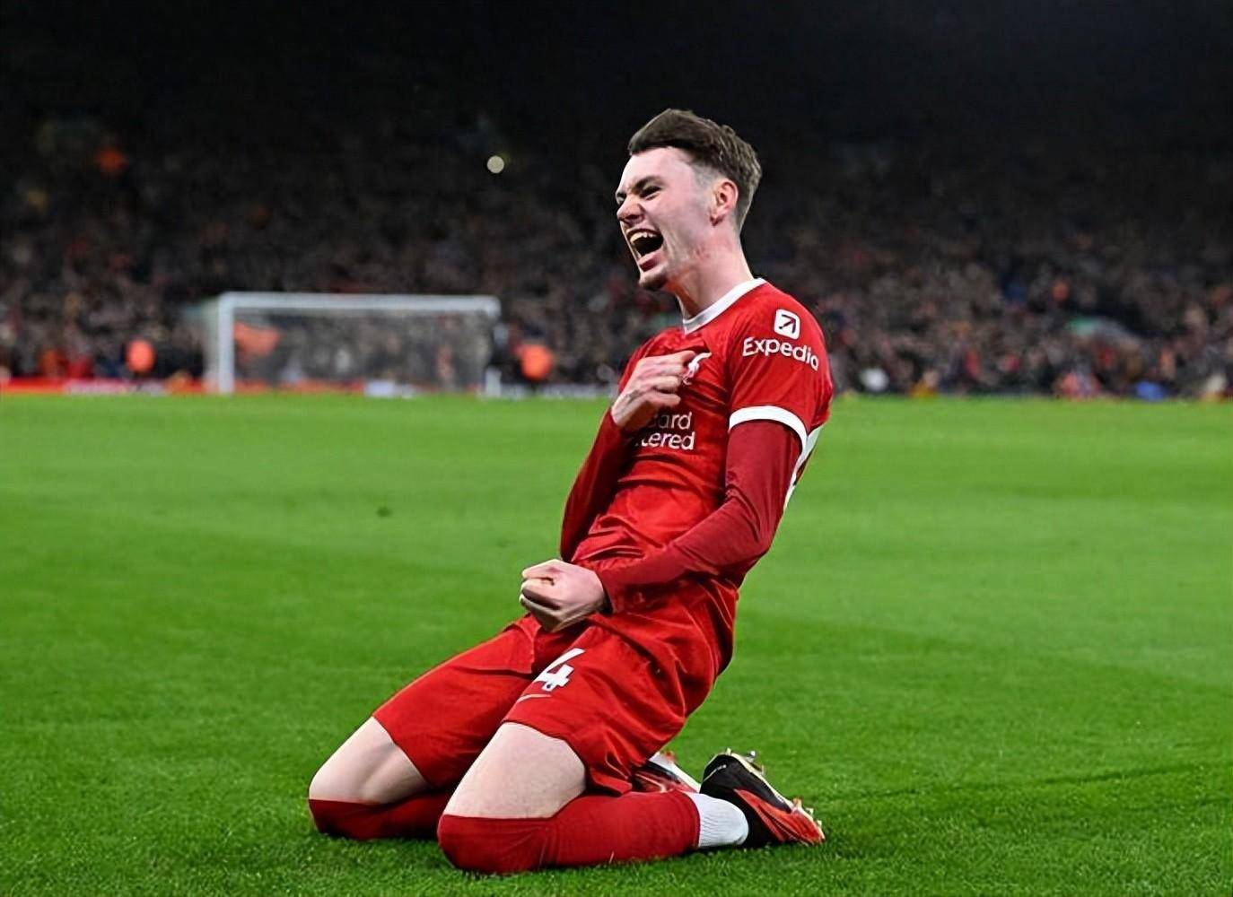 莱万多夫斯基新星回归赛场表现惊艳，利物浦未来可期！的简单介绍