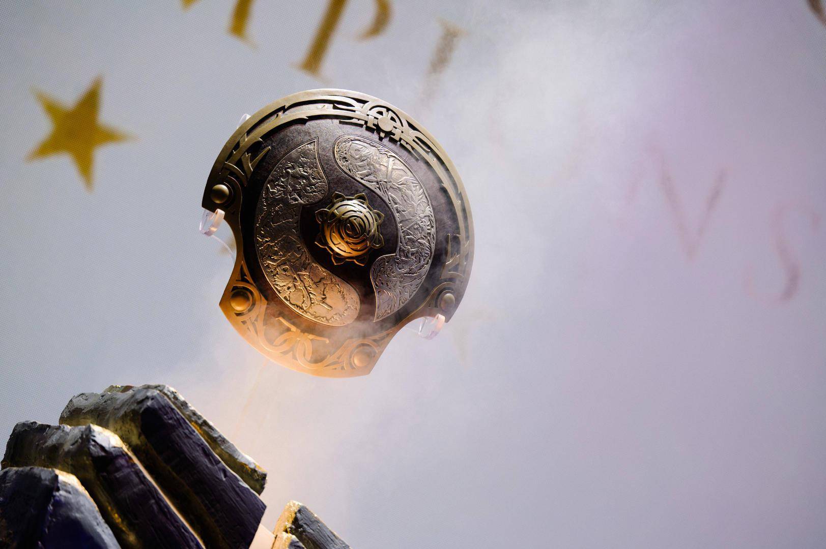 包含穆古鲁扎爆冷击败IG，关键助攻引爆全场！的词条